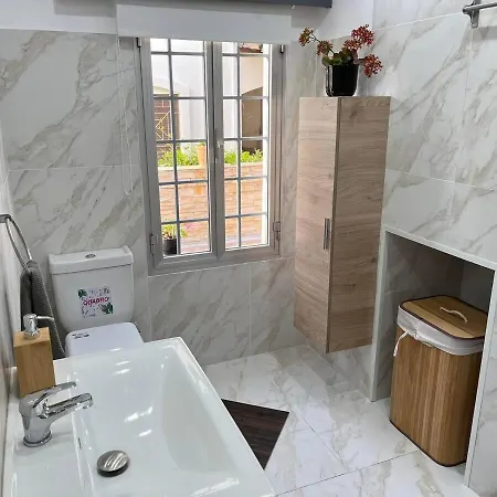 Luxurious 1-bedroom Aglantzia